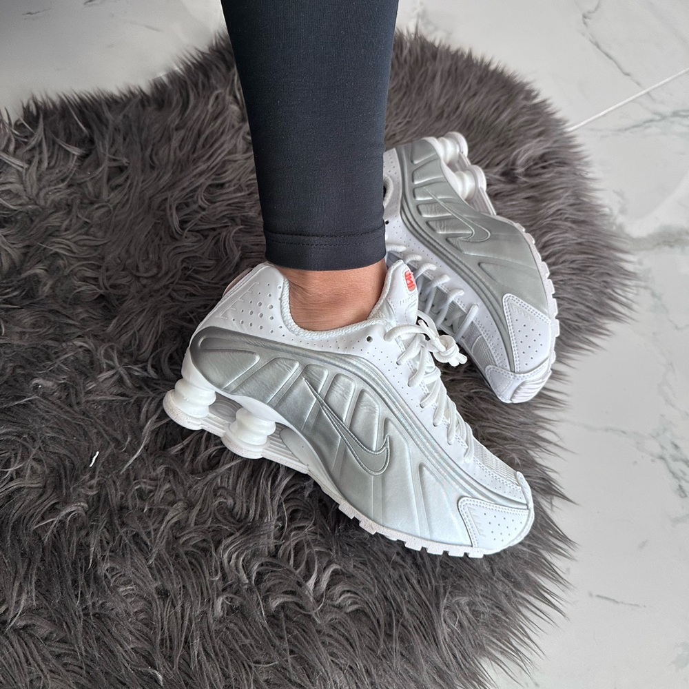 Nike shox R4